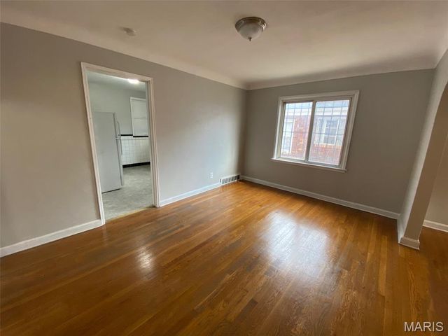 6927 Myron Avenue, St Louis, MO 63121