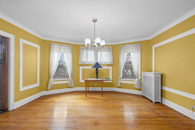 6835 N Wolcott Avenue, Chicago, IL 60626