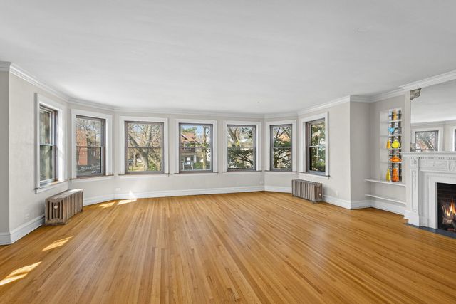 6835 N Wolcott Avenue, Chicago, IL 60626