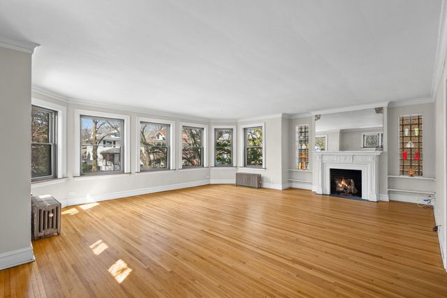 6835 N Wolcott Avenue, Chicago, IL 60626