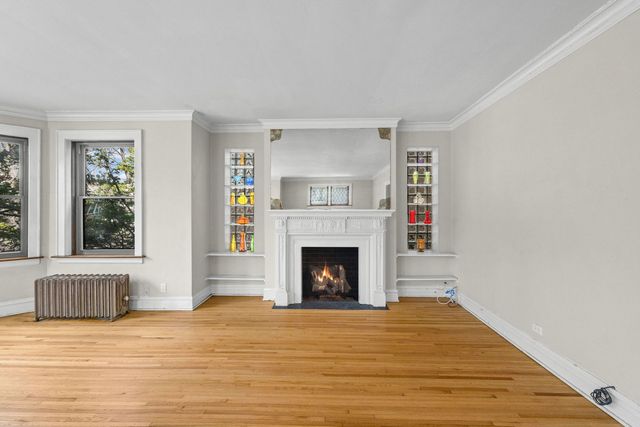 6835 N Wolcott Avenue, Chicago, IL 60626