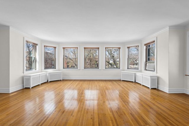 6835 N Wolcott Avenue, Chicago, IL 60626