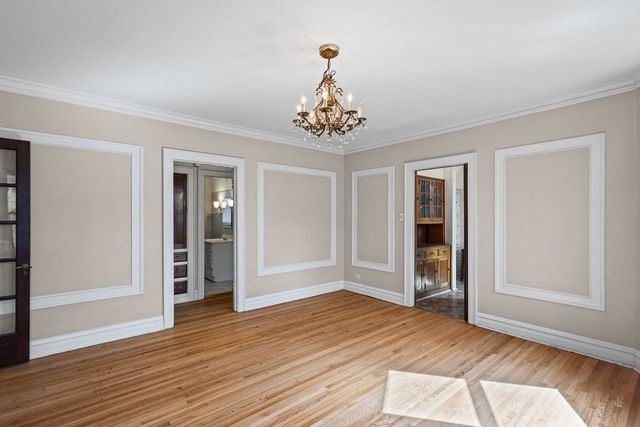 6835 N Wolcott Avenue, Chicago, IL 60626