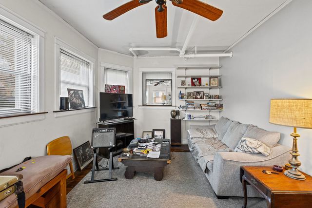 6835 N Wolcott Avenue, Chicago, IL 60626