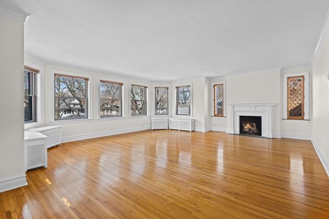 6835 N Wolcott Avenue, Chicago, IL 60626