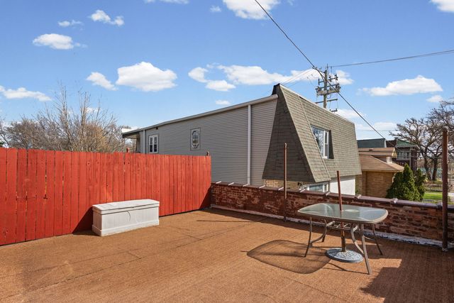 6835 N Wolcott Avenue, Chicago, IL 60626