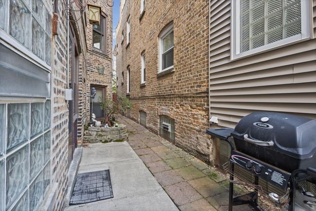 6835 N Wolcott Avenue, Chicago, IL 60626