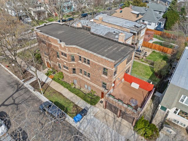 6835 N Wolcott Avenue, Chicago, IL 60626