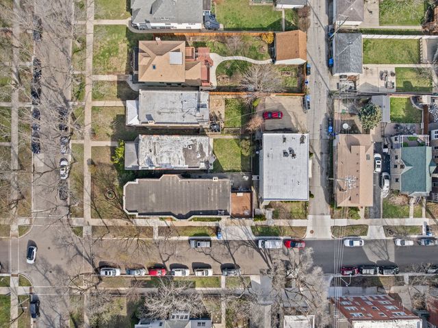 6835 N Wolcott Avenue, Chicago, IL 60626