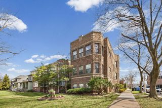 6835 N Wolcott Avenue, Chicago, IL 60626