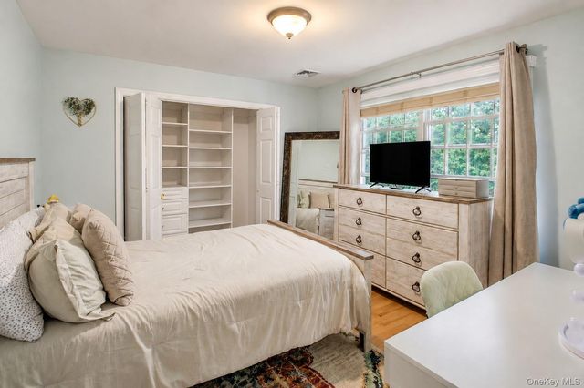 257 4th Street, Saint James, NY 11780