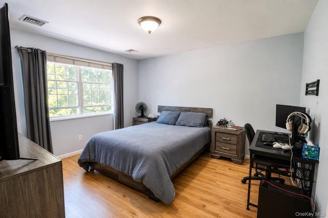 257 4th Street, Saint James, NY 11780