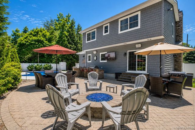 257 4th Street, Saint James, NY 11780