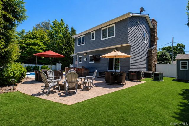 257 4th Street, Saint James, NY 11780