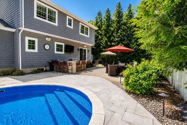 257 4th Street, Saint James, NY 11780
