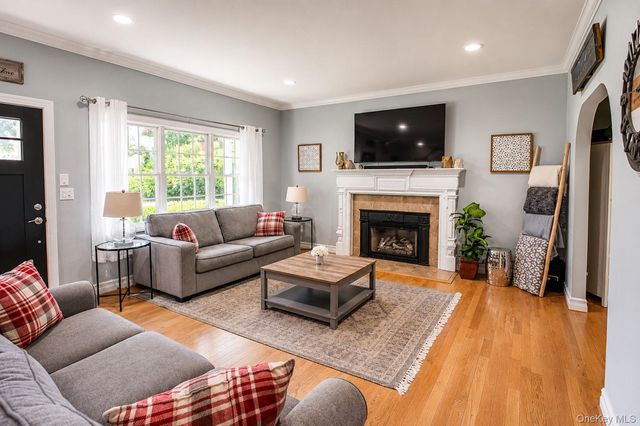 257 4th Street, Saint James, NY 11780