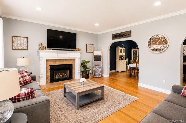 257 4th Street, Saint James, NY 11780