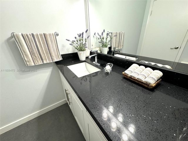 1525 W Lacosta Dr W, Pembroke Pines, FL 33027