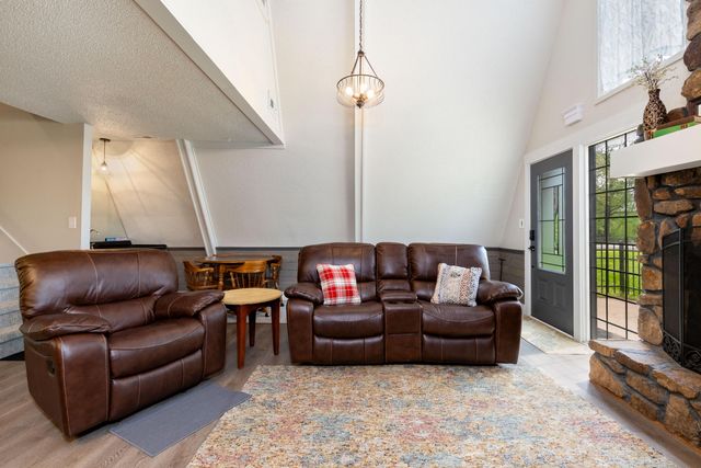 10 Privateer Drive, Afton, OK 74331