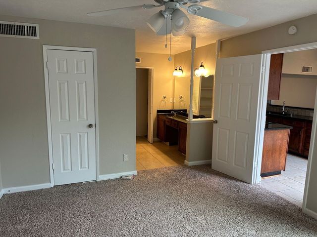 6080 Dooley Drive, The Colony, TX 75056