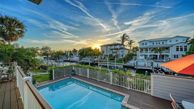 605 N POINT DRIVE, Holmes Beach, FL 34217