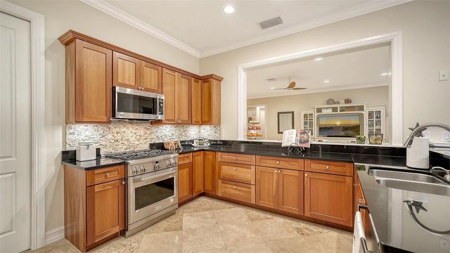 605 N POINT DRIVE, Holmes Beach, FL 34217