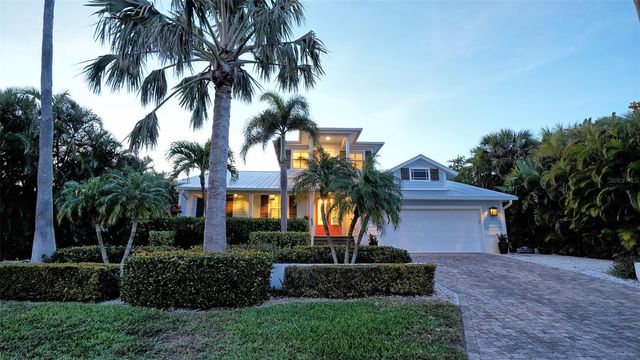 605 N POINT DRIVE, Holmes Beach, FL 34217