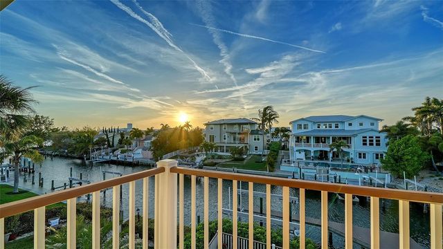 605 N POINT DRIVE, Holmes Beach, FL 34217