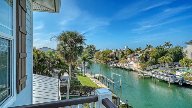 605 N POINT DRIVE, Holmes Beach, FL 34217