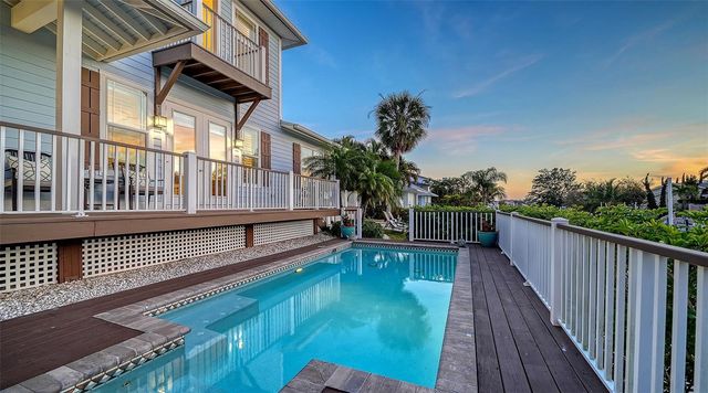 605 N POINT DRIVE, Holmes Beach, FL 34217