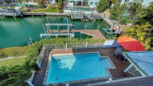605 N POINT DRIVE, Holmes Beach, FL 34217