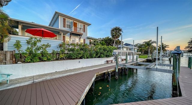 605 N POINT DRIVE, Holmes Beach, FL 34217