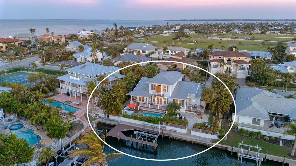 605 N POINT DRIVE, HOLMES BEACH, FL 34217 — photo 2
