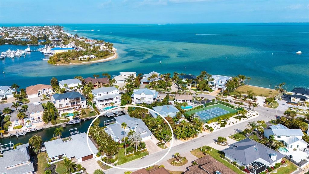 605 N POINT DRIVE, HOLMES BEACH, FL 34217 — photo 4