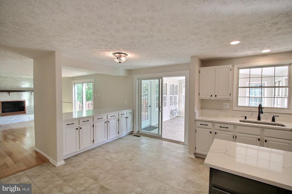 Image 11 of property listing at 11228 GREEN WATCH WAY, North Potomac, MD 20878