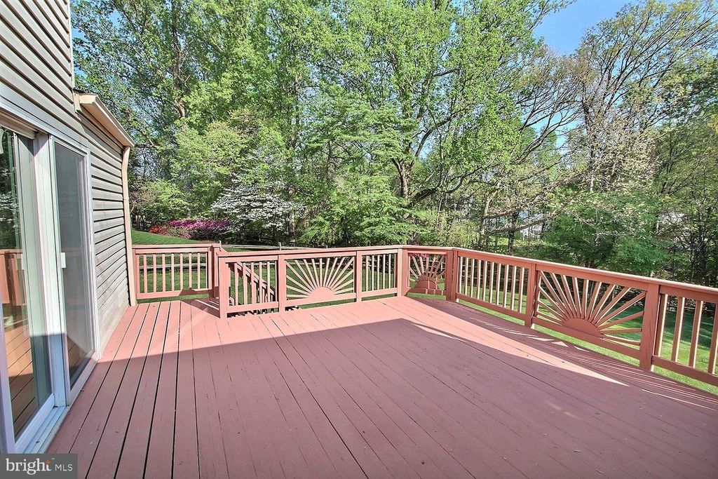 Image 16 of property listing at 11228 GREEN WATCH WAY, North Potomac, MD 20878