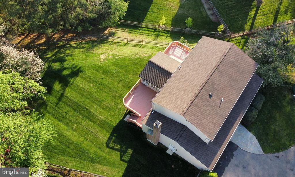 Image 18 of property listing at 11228 GREEN WATCH WAY, North Potomac, MD 20878