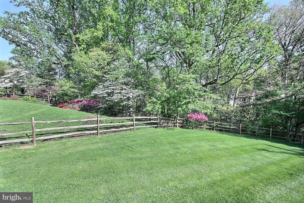 Image 19 of property listing at 11228 GREEN WATCH WAY, North Potomac, MD 20878