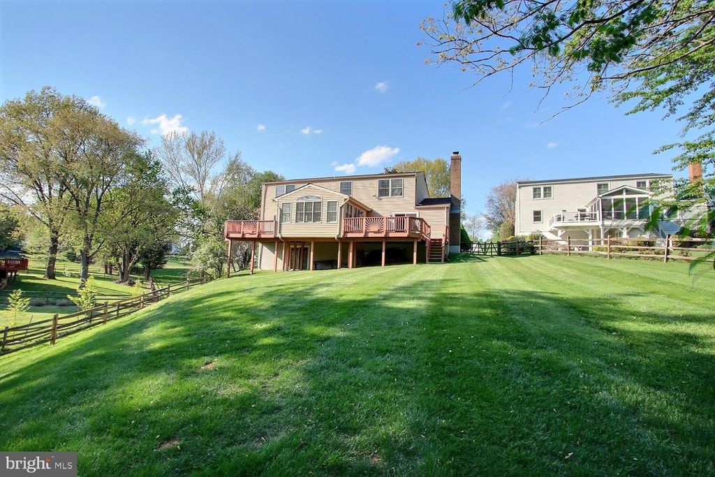 Image 20 of property listing at 11228 GREEN WATCH WAY, North Potomac, MD 20878