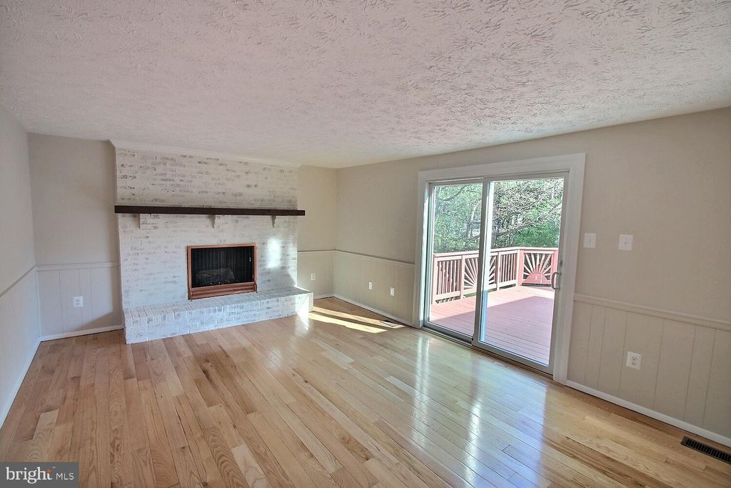 Image 22 of property listing at 11228 GREEN WATCH WAY, North Potomac, MD 20878