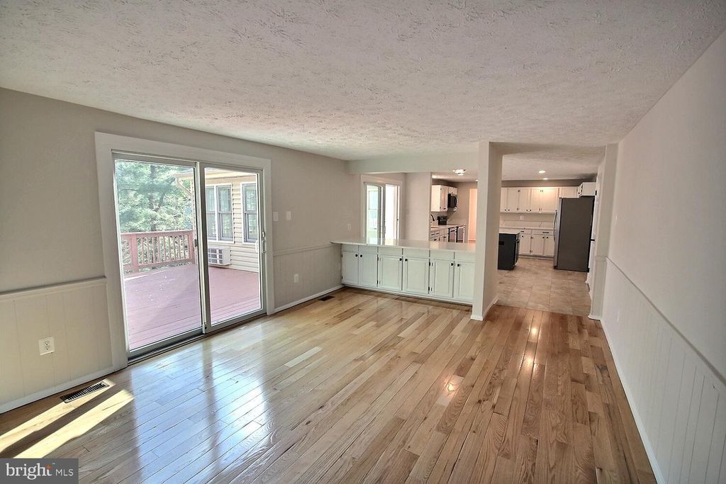 Image 23 of property listing at 11228 GREEN WATCH WAY, North Potomac, MD 20878