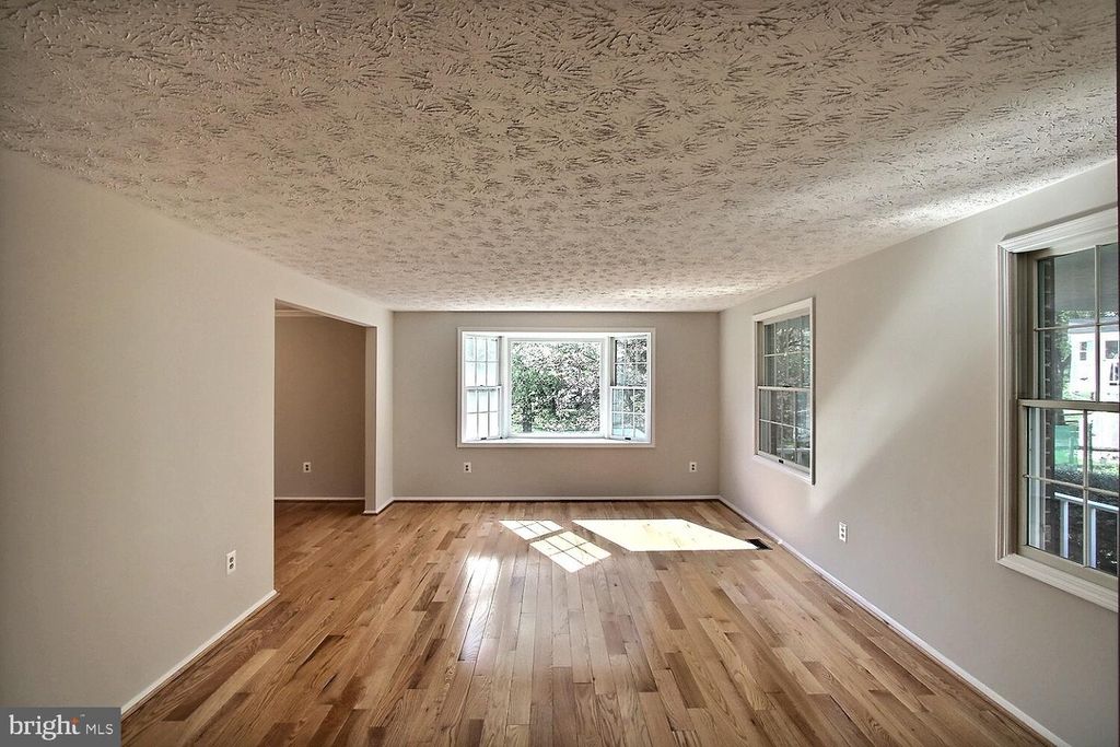 Image 5 of property listing at 11228 GREEN WATCH WAY, North Potomac, MD 20878