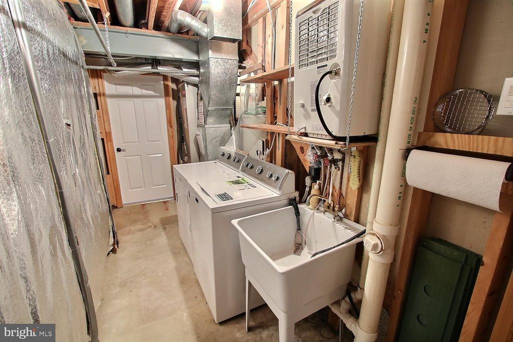 Image 43 of property listing at 11228 GREEN WATCH WAY, North Potomac, MD 20878