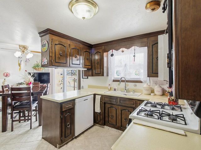 3060 HOLLAND ROAD, Green Bay, WI 54313