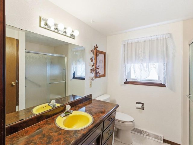 3060 HOLLAND ROAD, Green Bay, WI 54313