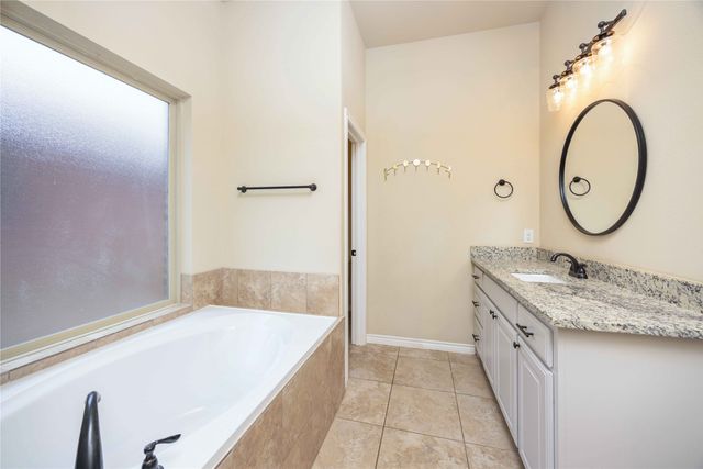 4511 W Lake Highlands Drive, The Colony, TX 75056