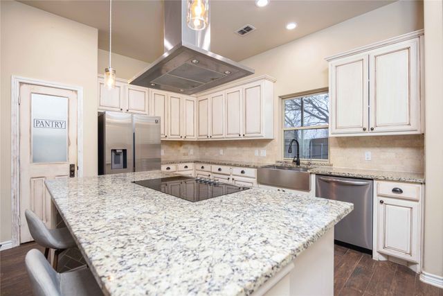 4511 W Lake Highlands Drive, The Colony, TX 75056