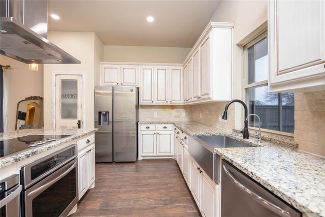 4511 W Lake Highlands Drive, The Colony, TX 75056