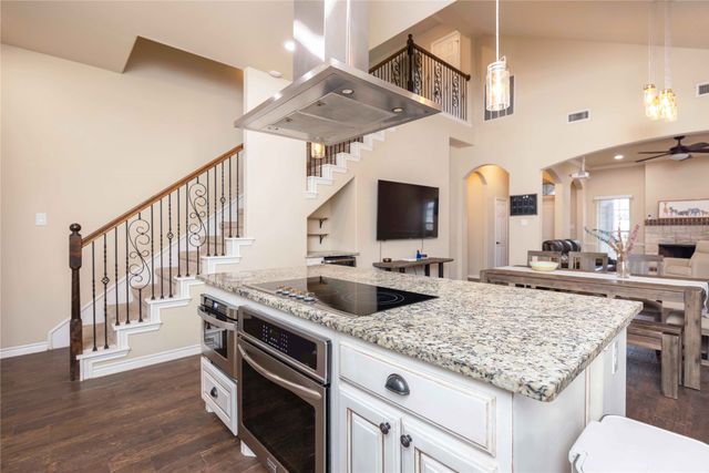 4511 W Lake Highlands Drive, The Colony, TX 75056