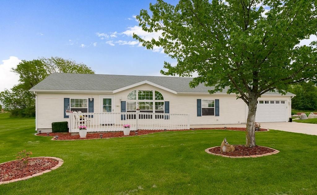 803 Pine Court, Oak Grove, MO 64075